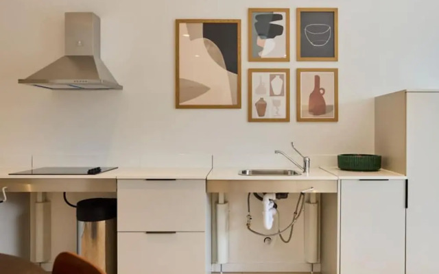 The Brondesbury Escape - Cosy 1bdr Flat With Balcony Parking
