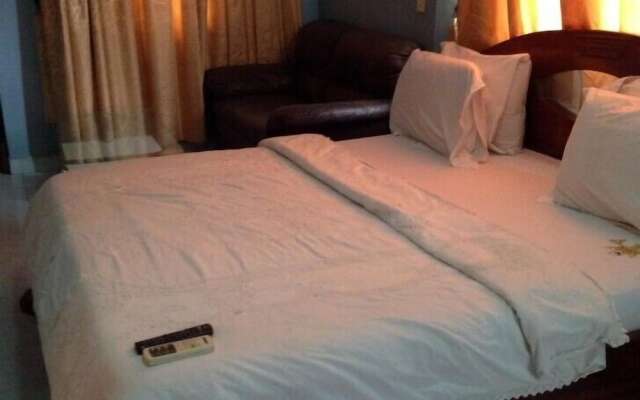 His Royal Vico Hotel