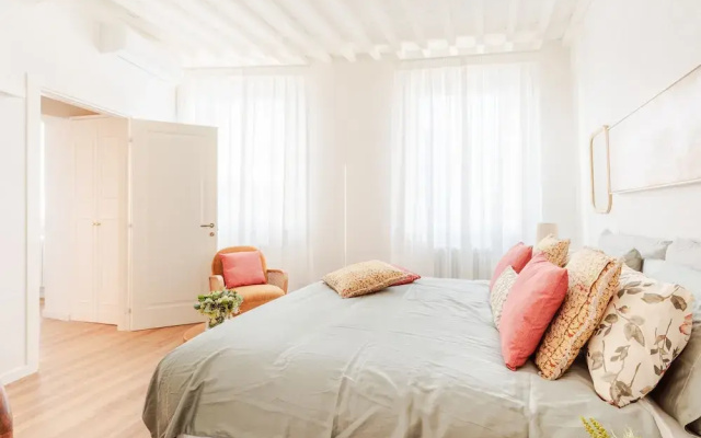 Letizia Penthouse in Lucca