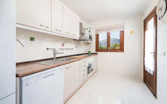 Ropit in Alc dia With 2 Bedrooms and 1 Bathrooms