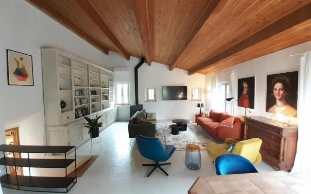 Un Je Ne Sais Quoi De Paradis