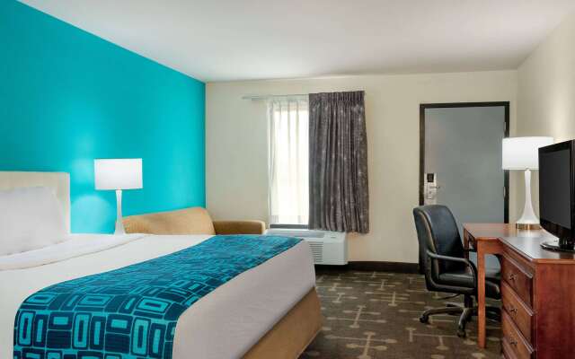 Howard Johnson by Wyndham Chattanooga Lookout Mountain I-24