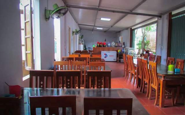 Hương Trà Hotel