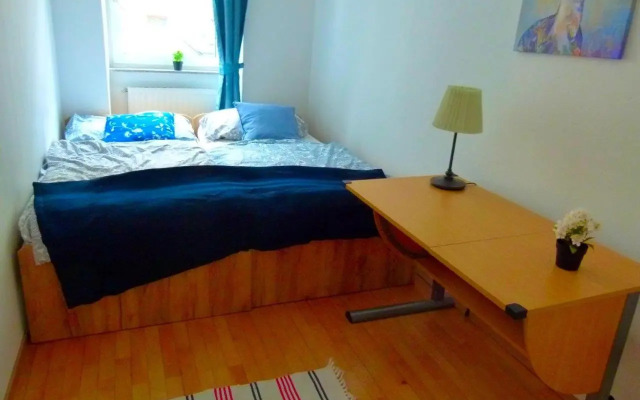 RoooMS by JR City Apartments