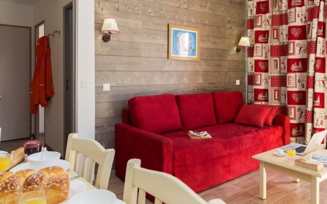 Apartment with a balcony or terrace near the piste