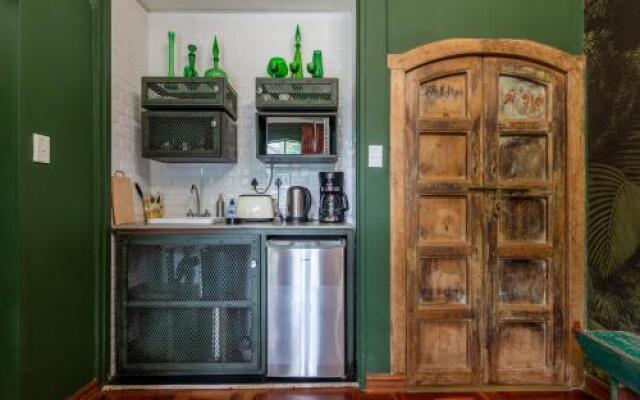 Festina Lente Guesthouse