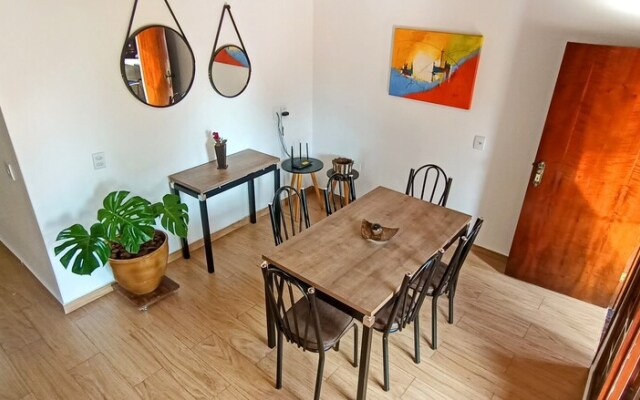Casa com Piscina e Churrasqueira
