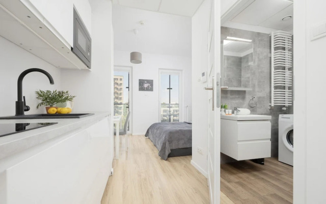 Studio With Balcony Wola by Renters