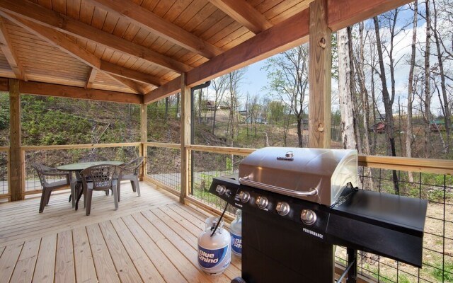 Creekside Manor Too 2 Bedroom Cabin by RedAwning