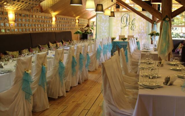 Romantic Country Club