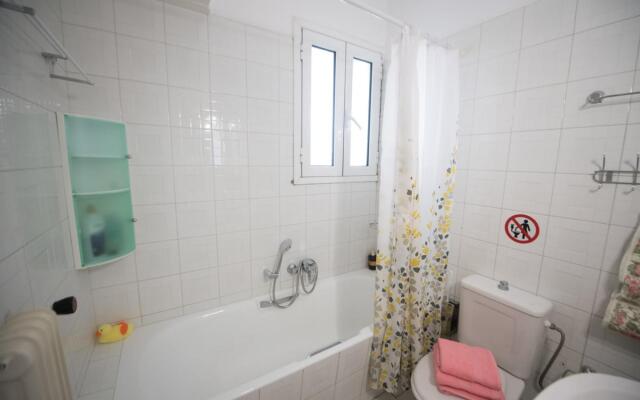 Cozy Flat on the Main Square 10min to the sea