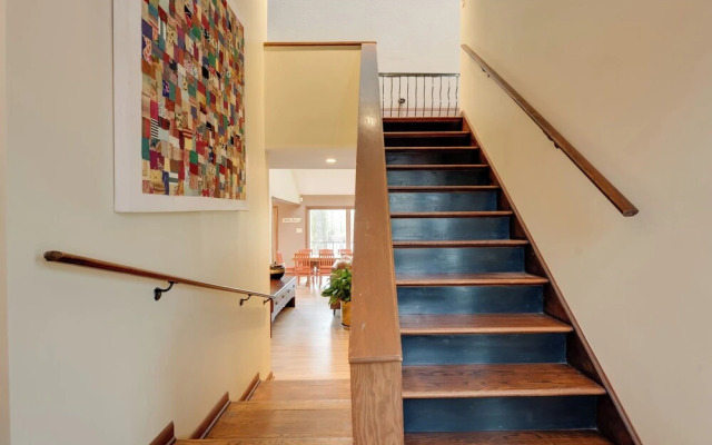 Stunning Southaven Estate: Pool & Spacious Deck!