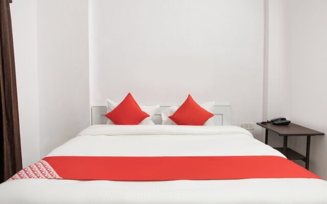 Hotel Golden Star by OYO Rooms