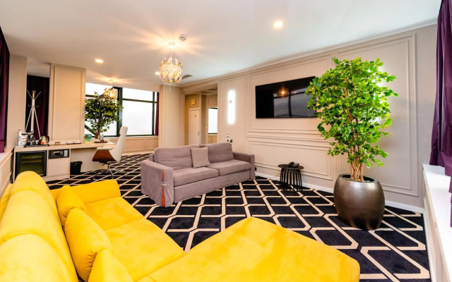 Business Hotel Conference Center & Spa