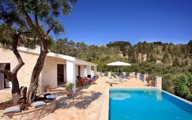 Monodendri Blue in Paxi