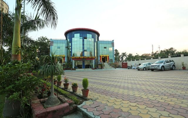OYO 8983 Royal Inn