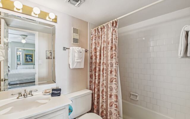 Holiday Surf & Racquet 614 2 Bedroom Condo by RedAwning