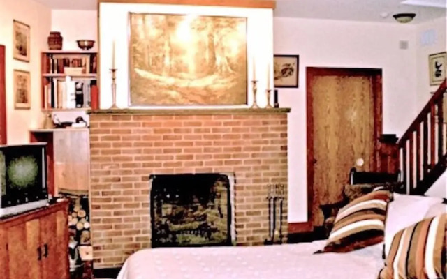 Whistler's Inn Bed & Breakfast