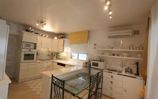 Juan Les Pins Near Cannes Beaches 1820 Guests