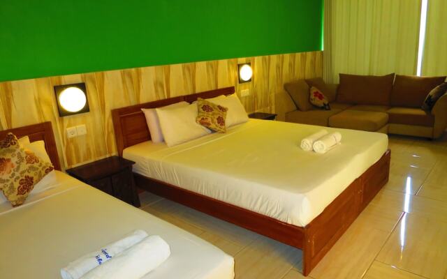 Amed Cafe & Hotel Kebun Wayan