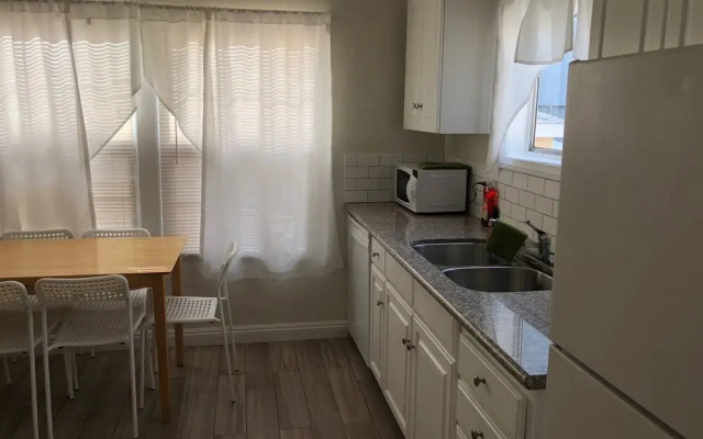 Unique 2 Bedroom in Burbank