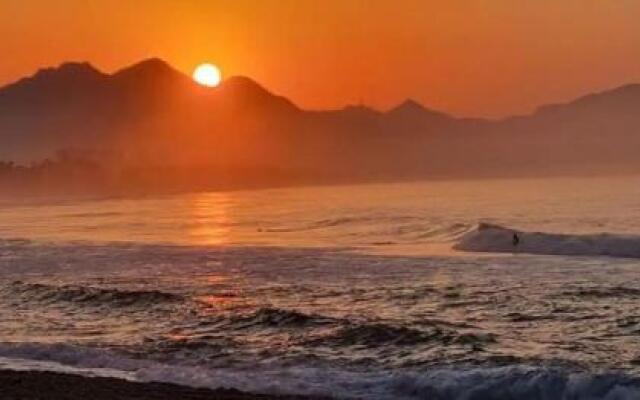 Rio Surf House Hostel e Pousada