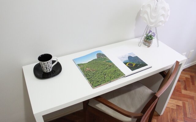 Modern Flat 1 Block From Ipanema Beach