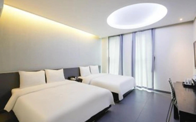 Ruby Tourist Hotel Wolmido