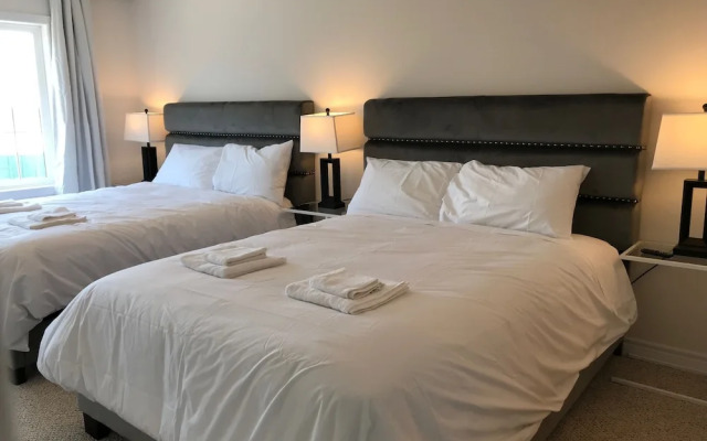 Extravagant Brand New Town House