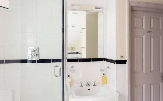 The Luxe Chelsea Townhouse