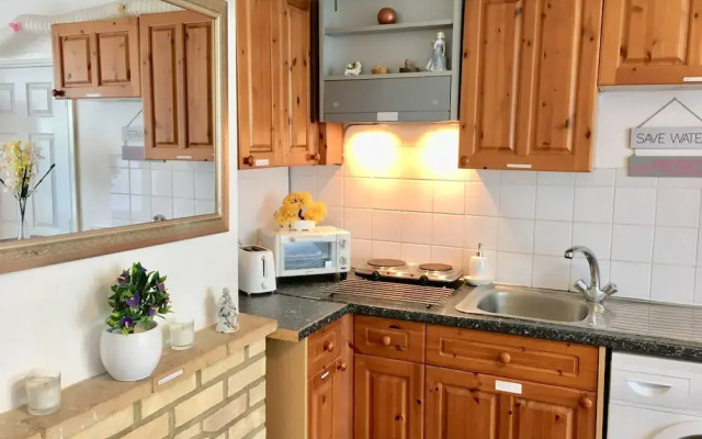 Cosy Inn Self-Contained Studio - Free Parking