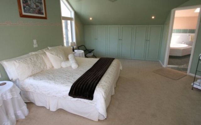 Silver Waters Bed & Breakfast