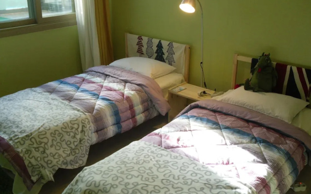 Gangneung Station Guesthouse