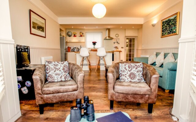 2 Beachtop Court Apartments