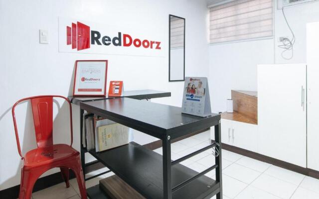RedDoorz near De La Salle Dasmarinas Cavite