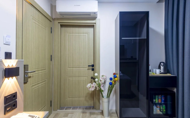 The Business Class Hotel