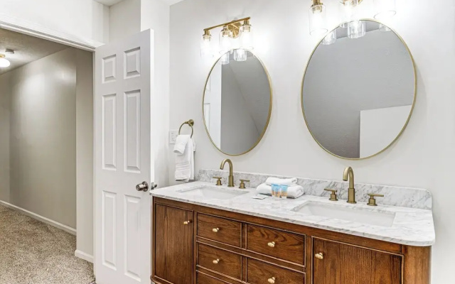 3 Mi to Downtown: Pet-friendly Indianapolis Home