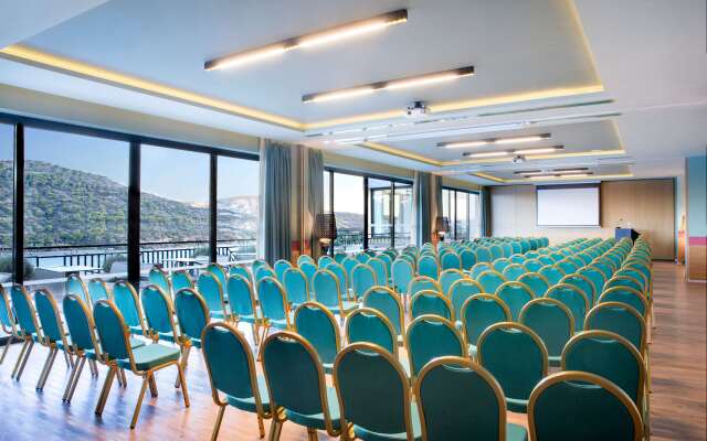 Dolce Athens A tica Riviera Hotel