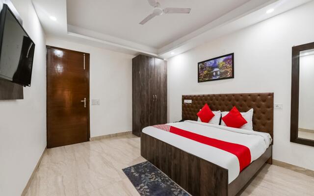 OYO 72294 White Rose Wallon Hotel