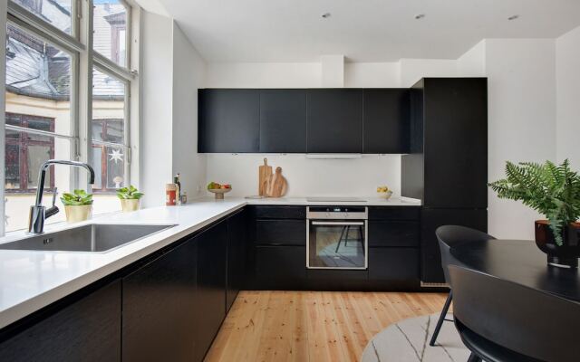 Sanders Square - Spacious 6-bdr Apt Near Nyhavn