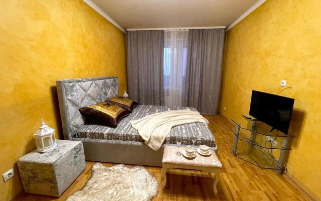 Apartments on Malakhova street 101