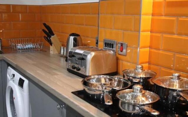 Halifax House, Studio Apartment 214