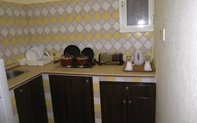 Delmon Hotel Suites