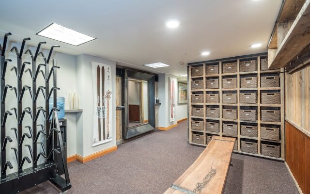 River Club 306 2 Bedroom Condo by Alpine Lodging Telluride