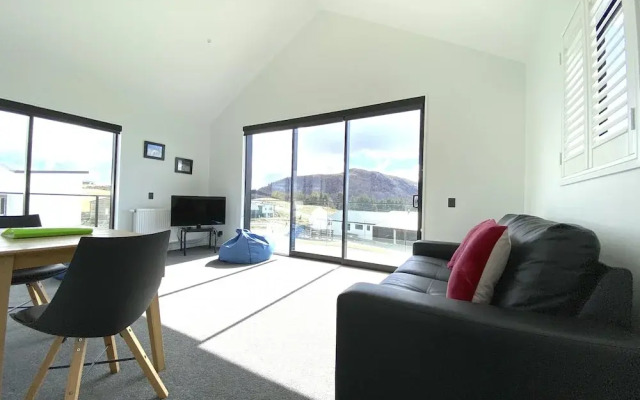 Galaxy Lake View 2 Bedrooms