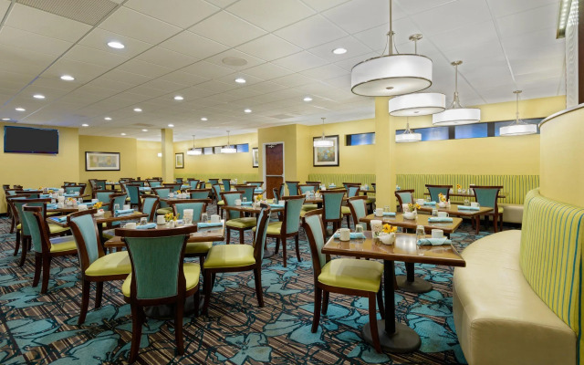 DoubleTree by Hilton Richmond - Midlothian