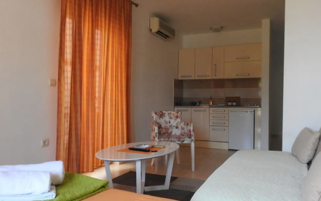 Luna Apartments