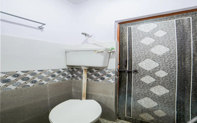 Sree Radha Lodge by OYO Rooms