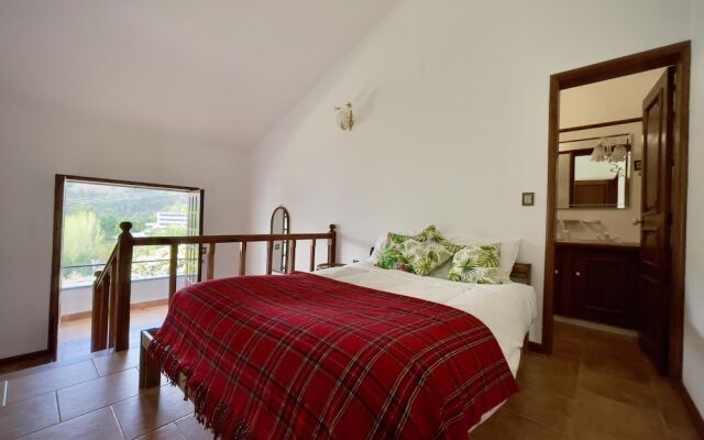Villa Bouro - Stunning 4-bed Villa Near Geres