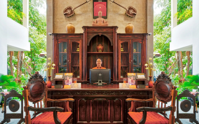 Mane Village Suites